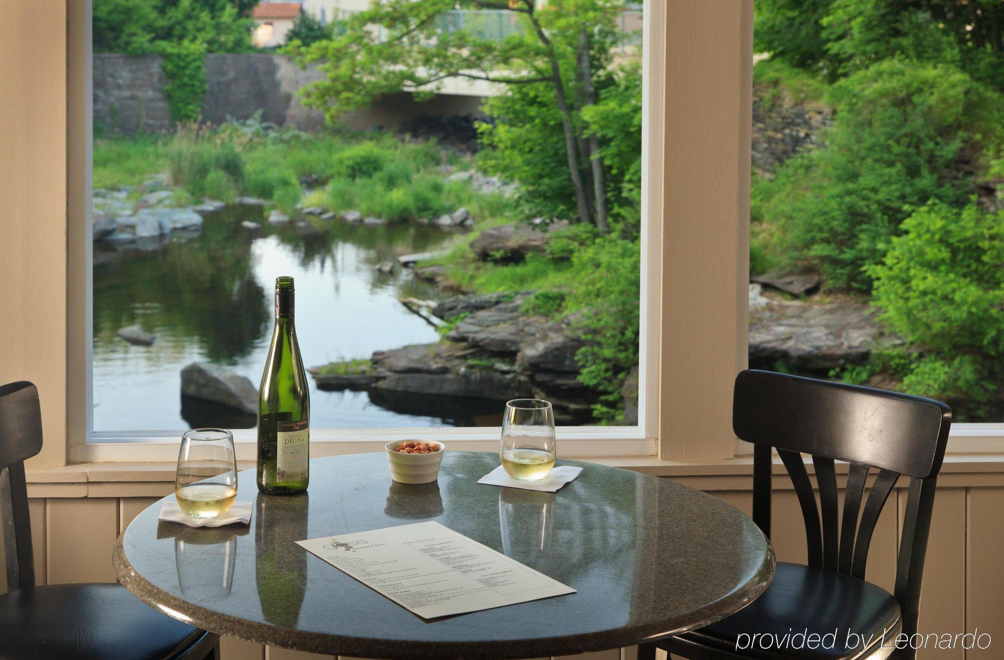 Hotel Ledges